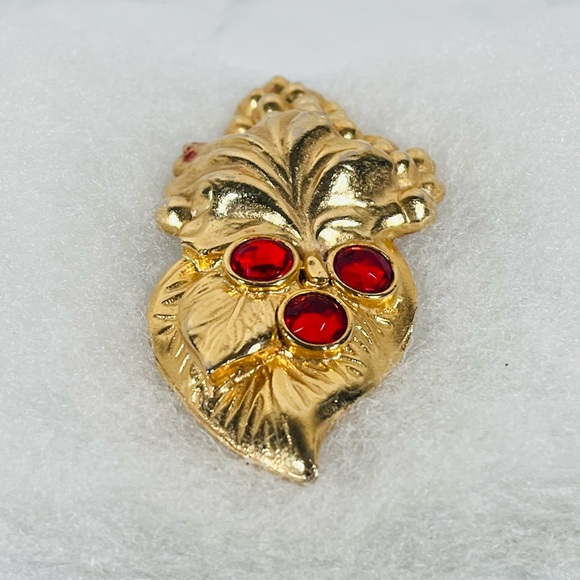 Vintage Leaf Brooch with Red Grape Accents - Picture 3 of 10